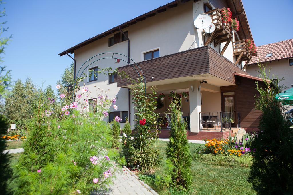 Pensiunea Royal Garden Hotel Sâmbăta de Sus Exterior photo