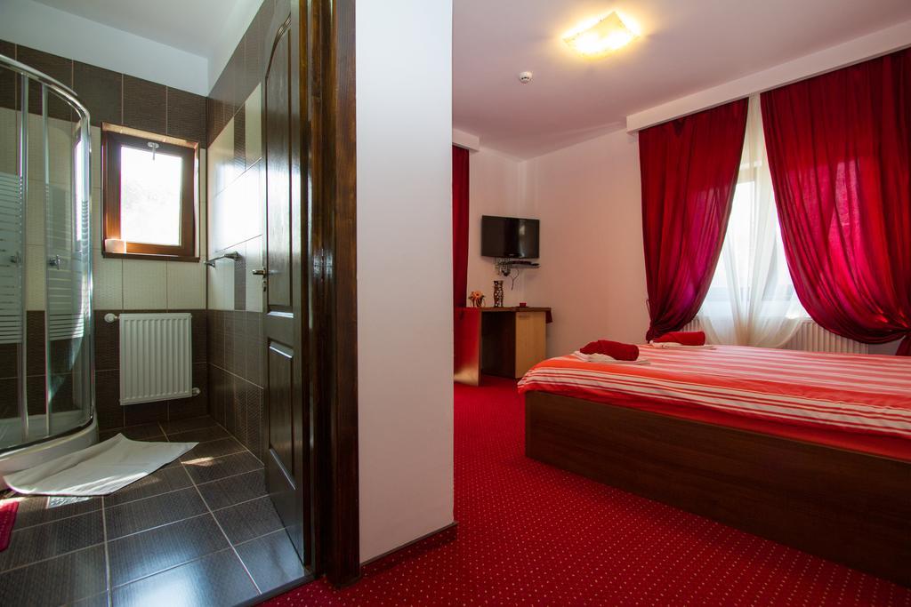 Pensiunea Royal Garden Hotel Sâmbăta de Sus Exterior photo